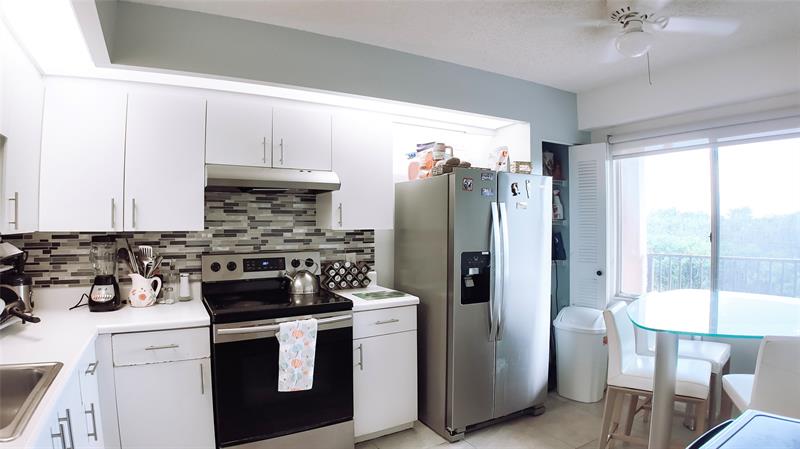 Image 8 of 21 For 12551 16th Ct  402 C