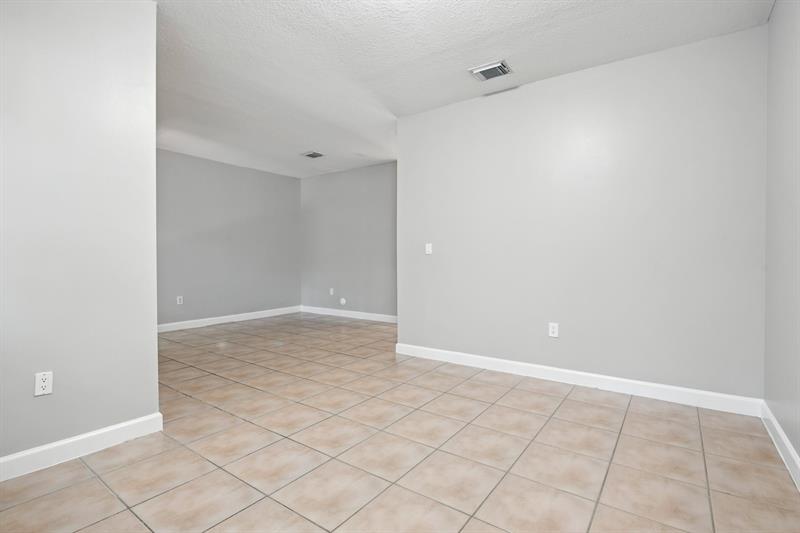 Image 14 of 37 For 11368 230th Ter