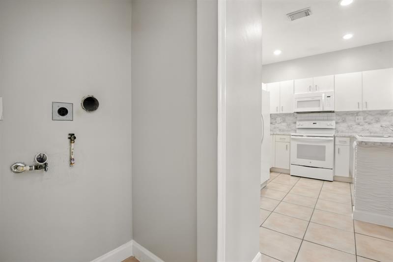 Image 19 of 37 For 11368 230th Ter