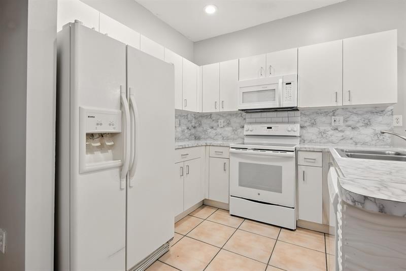 Image 8 of 37 For 11368 230th Ter