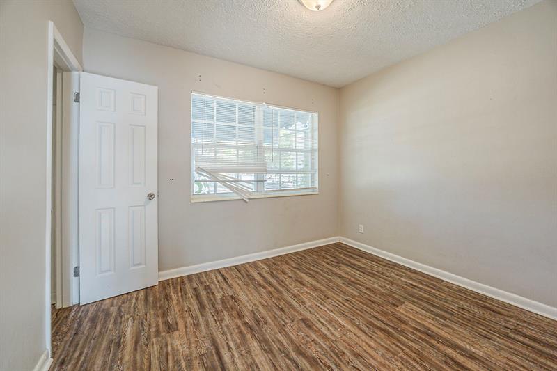 Image 22 of 29 For 4106 Terrace Dr