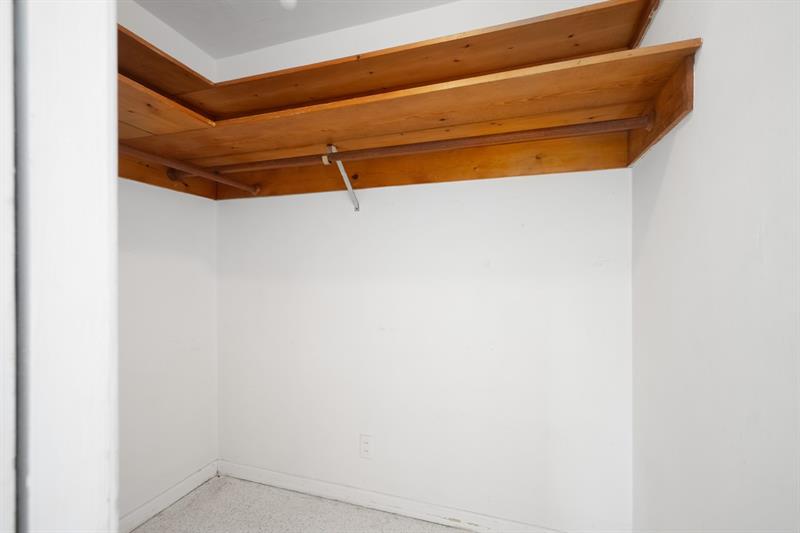 Image 22 of 38 For 232 Codrington Dr