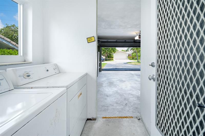 Image 37 of 38 For 232 Codrington Dr