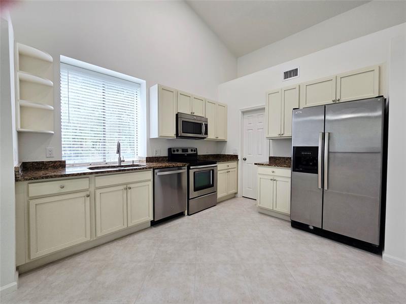 Image 10 of 23 For 5800 Coach House Cir  D