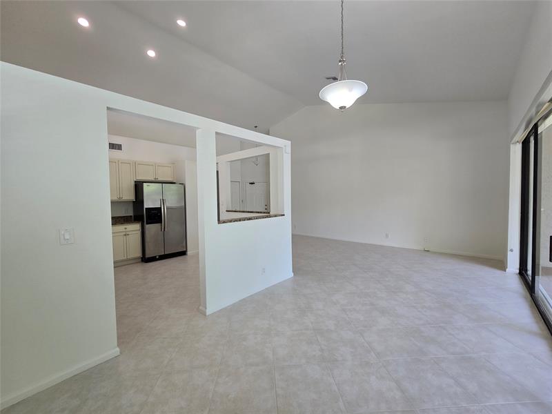 Image 7 of 23 For 5800 Coach House Cir  D