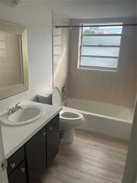 Image 7 of 16 For 6855 Abbott Ave  201