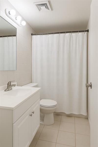 Image 3 of 11 For 4218 Inverrary Blvd  94a