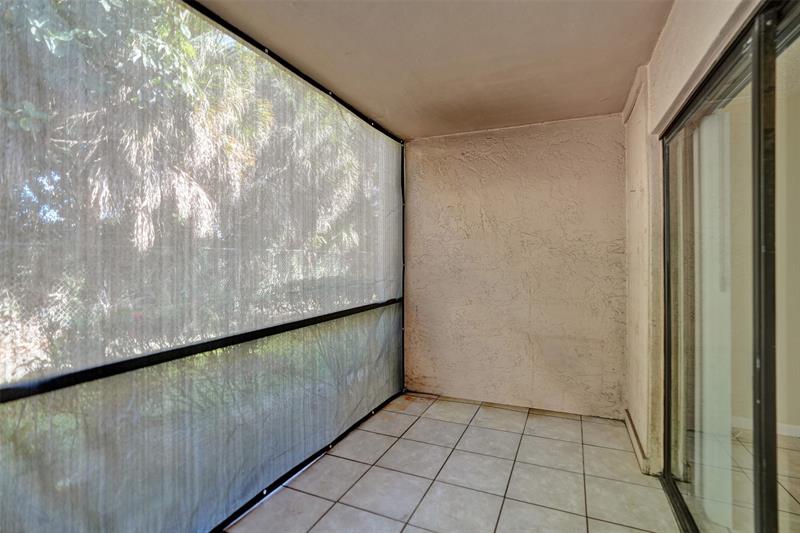 Image 7 of 11 For 4218 Inverrary Blvd  94a