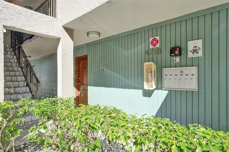 Image 8 of 11 For 4218 Inverrary Blvd  94a
