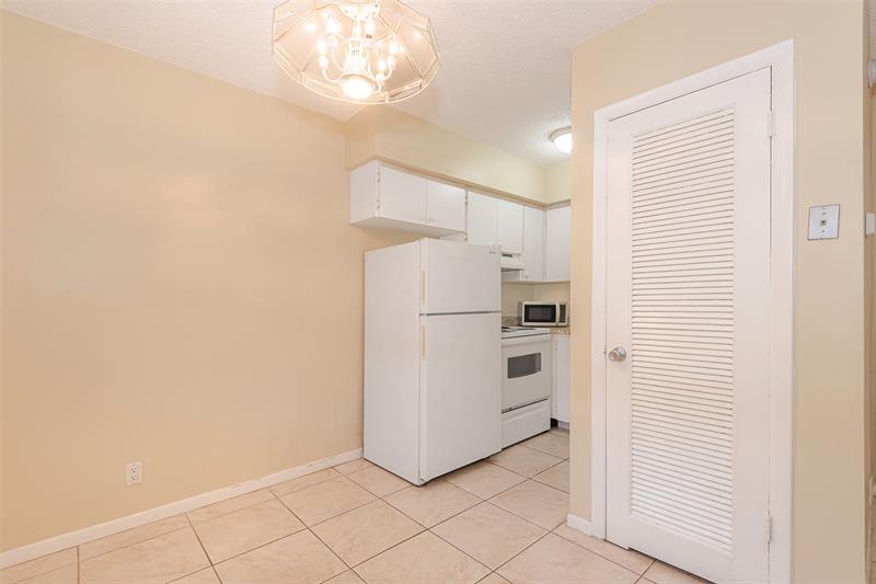 Image 11 of 22 For 2175 6 St  L