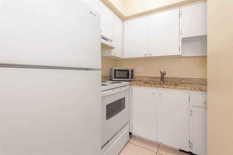 Image 12 of 22 For 2175 6 St  L