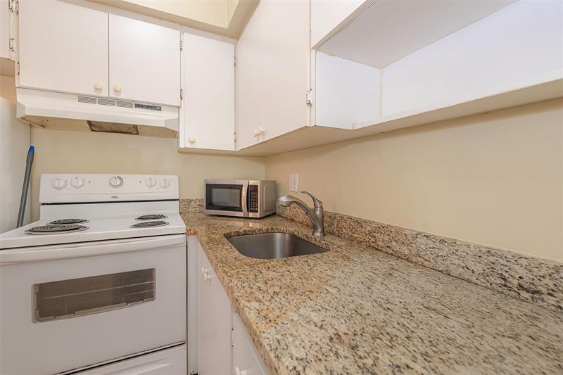 Image 15 of 22 For 2175 6 St  L