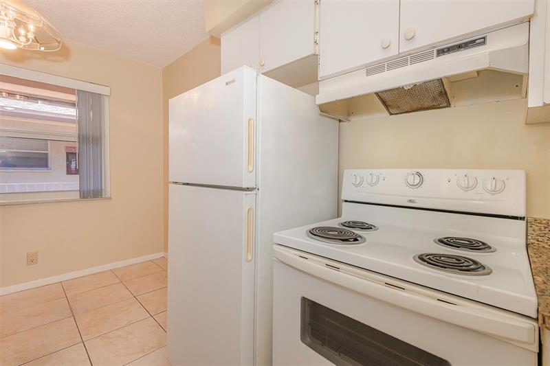 Image 16 of 22 For 2175 6 St  L