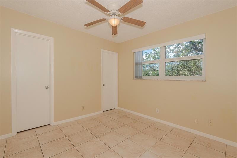 Image 19 of 22 For 2175 6 St  L