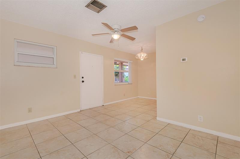 Image 4 of 22 For 2175 6 St  L