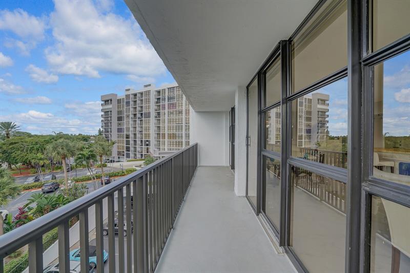 Image 30 of 41 For 600 Parkview Dr  531