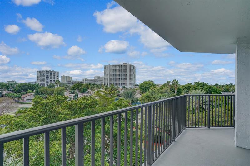 Image 31 of 41 For 600 Parkview Dr  531