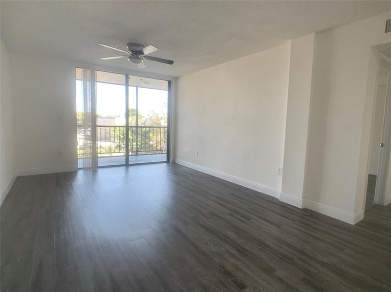 Image 3 of 13 For 19455 10 Ave  02-0326