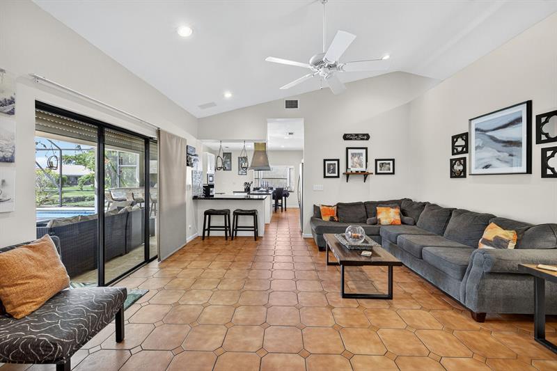 Image 12 of 50 For 8600 Nw 54 Street