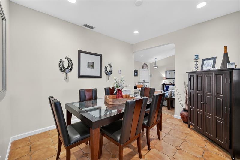 Image 9 of 50 For 8600 Nw 54 Street