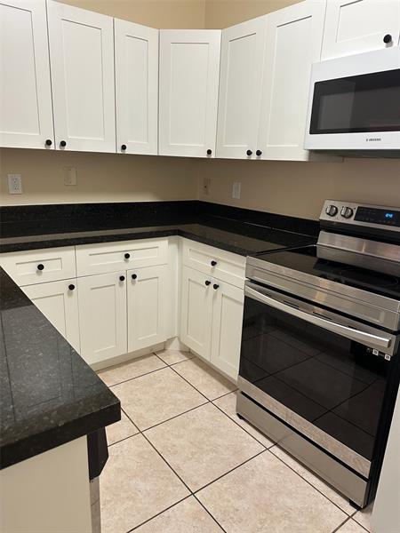 Details for 18328 68th Ave  B, Hialeah, FL 33015