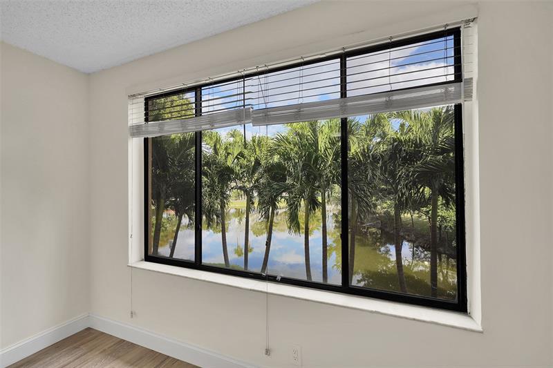 Image 14 of 27 For 11441 39th Ct  218