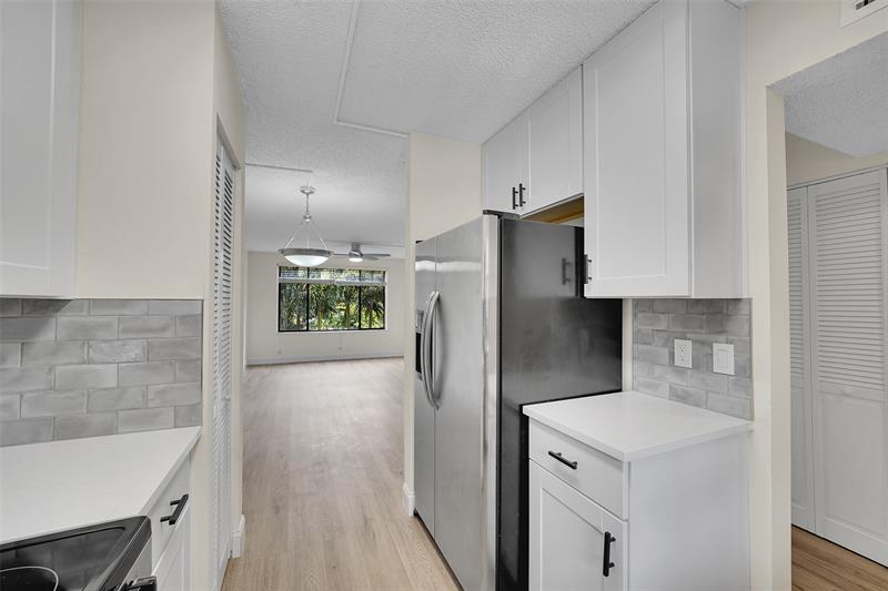Image 8 of 27 For 11441 39th Ct  218
