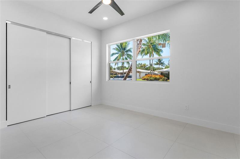 Image 17 of 39 For 171 4th Ct  