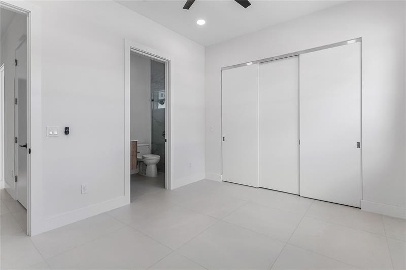 Image 18 of 39 For 171 4th Ct  