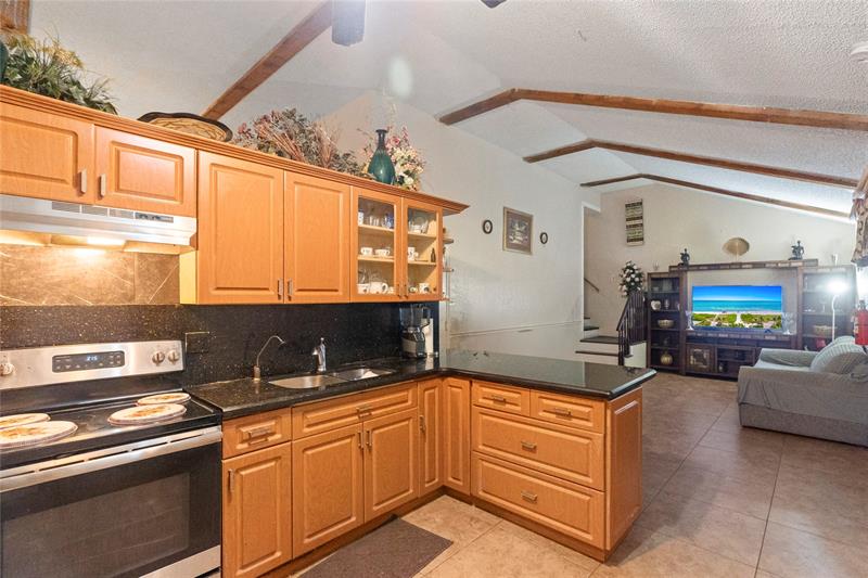 Image 6 of 30 For 7527 7th Court
