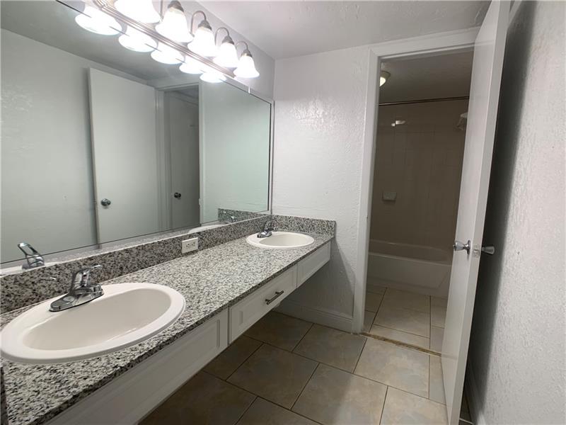 Image 4 of 20 For 9357 77 Ave  25-247