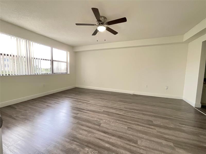 Image 5 of 20 For 9357 77 Ave  25-247