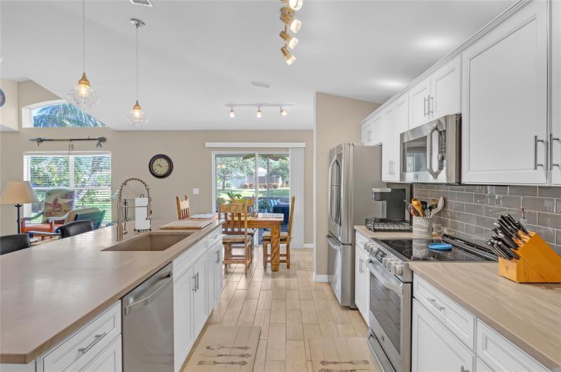 Image 6 of 39 For 1450 11th Ln