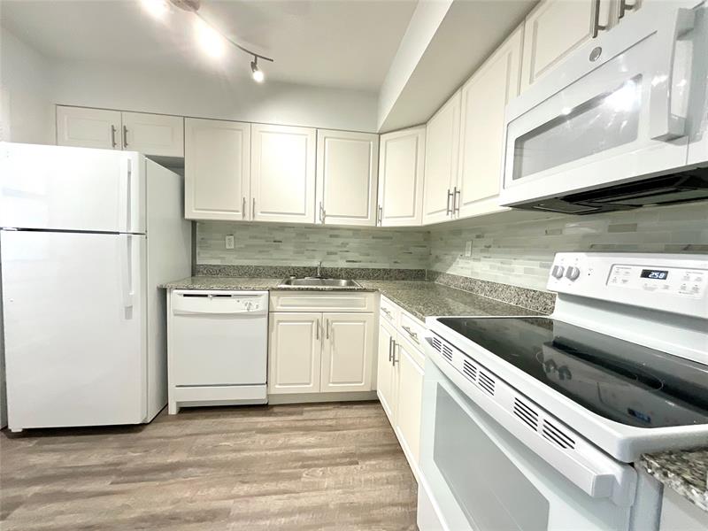 Details for 9357 77 Ave  15-212, Miami, FL 33156