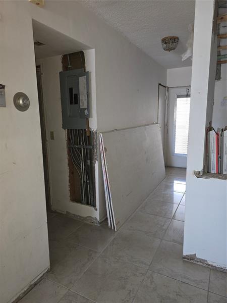 Image 21 of 26 For 455 Paradise Isle Blvd  305