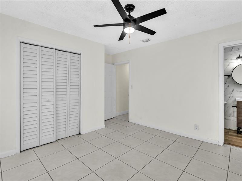 Image 16 of 62 For 6661 Meade St
