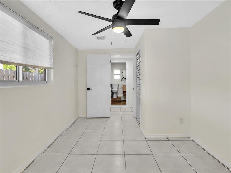 Image 37 of 62 For 6661 Meade St