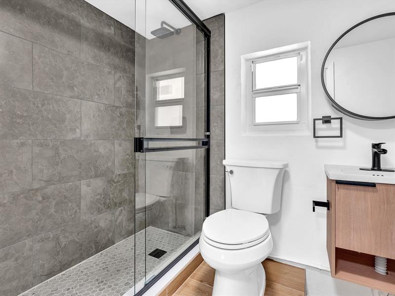 Image 39 of 62 For 6661 Meade St