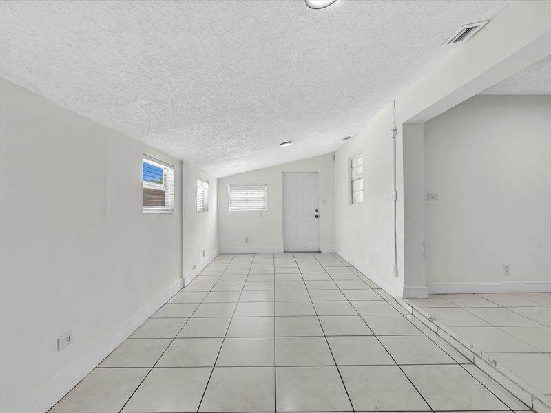 Image 42 of 62 For 6661 Meade St