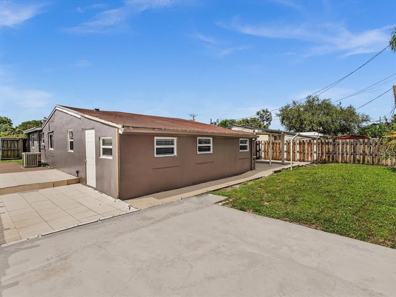 Image 45 of 62 For 6661 Meade St