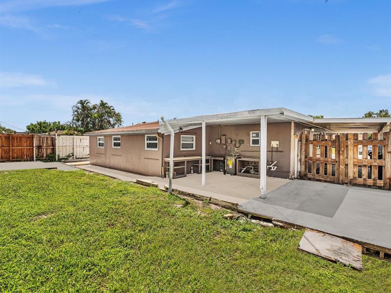 Image 46 of 62 For 6661 Meade St