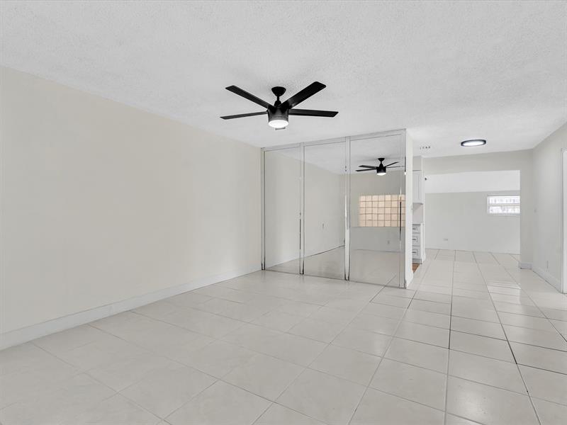 Image 7 of 62 For 6661 Meade St