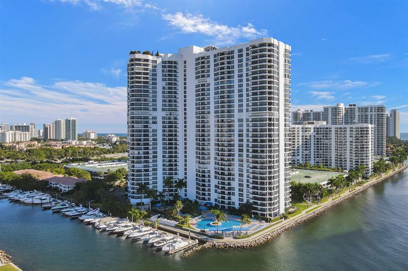 Image 11 of 96 For 3530 Mystic Pointe Dr  2308