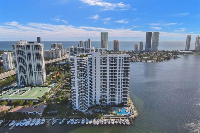 Image 13 of 96 For 3530 Mystic Pointe Dr  2308