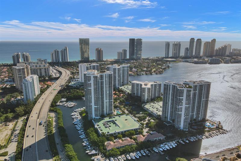 Image 15 of 96 For 3530 Mystic Pointe Dr  2308