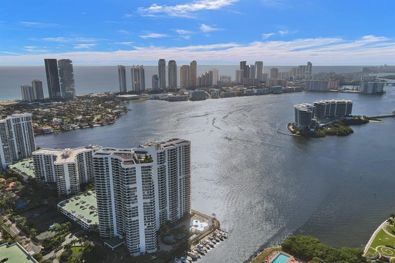 Image 16 of 96 For 3530 Mystic Pointe Dr  2308