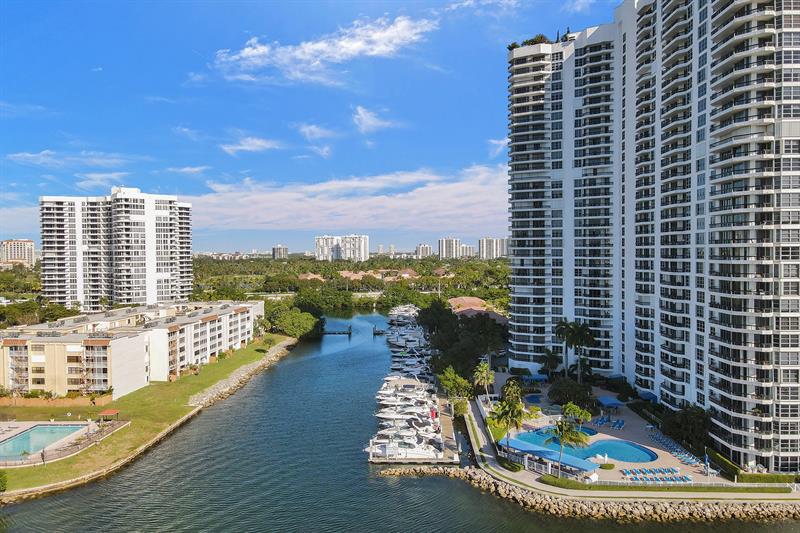 Image 20 of 96 For 3530 Mystic Pointe Dr  2308