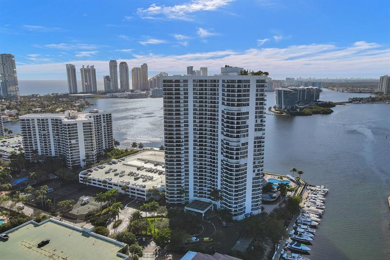 Image 24 of 96 For 3530 Mystic Pointe Dr  2308