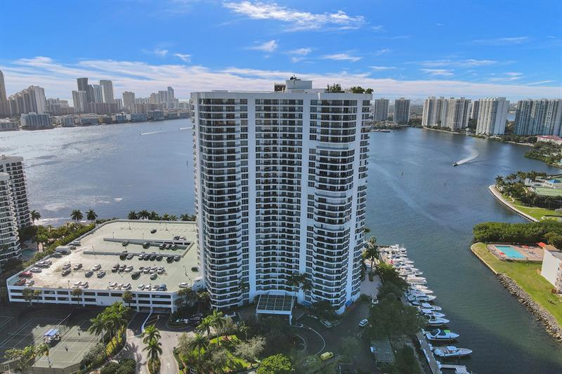 Image 25 of 96 For 3530 Mystic Pointe Dr  2308