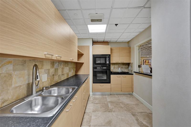 Image 28 of 96 For 3530 Mystic Pointe Dr  2308